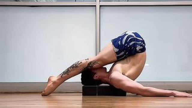 瑜伽不是表面看起来的软 #瑜伽体式分享 #瑜伽教练培训 #我的瑜伽生活 #后弯练习