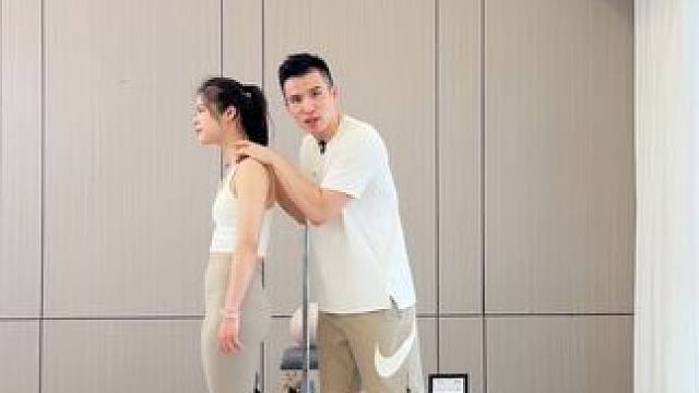 LEO普拉提 改善头前引 富贵包 先评估后训练 先体态后体型#普拉提大器械 #普拉提 #改善体态 #