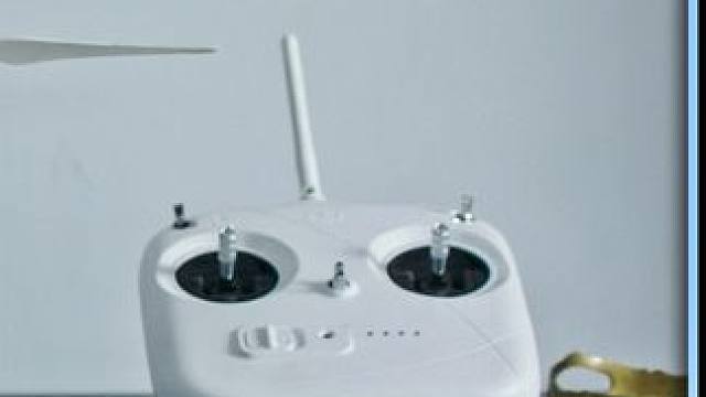 无人机修炼成精，拥有自己的思想，还爱上自己的女主人 #电影解说