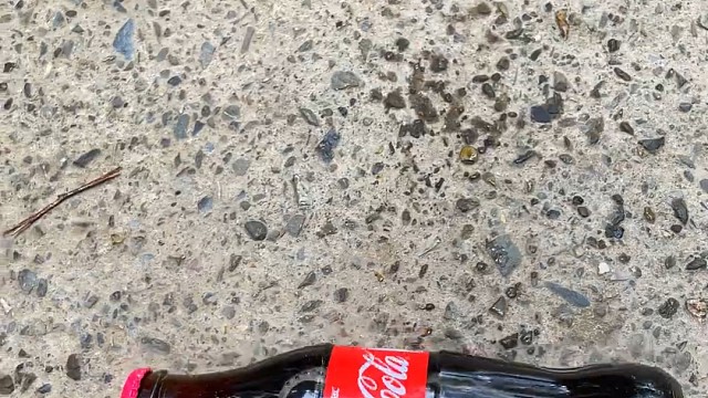 楼梯滚瓶子爆破解压时刻