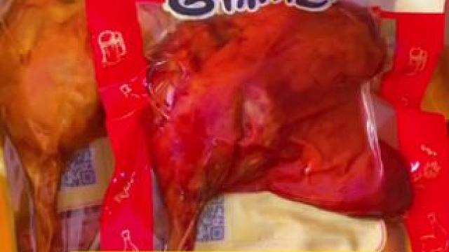 乡巴佬大鸭腿#那些尝一口就忘不掉的特色美食 #好吃又便宜的鸭脖推荐 #零食推荐 #卤味熟食 #开袋即