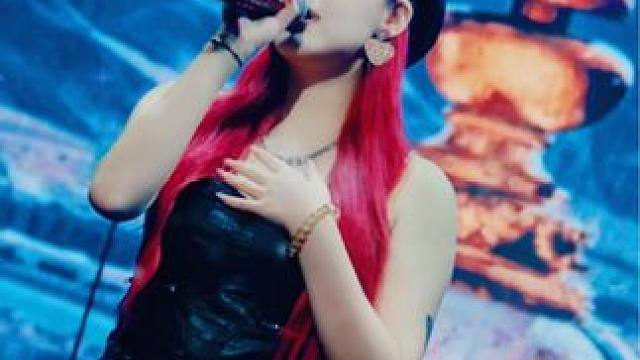 #他 #斯丹曼簇歌曲他 等相爱，不离开，等花开，看人海……#女歌手 #现场版live #好歌推荐