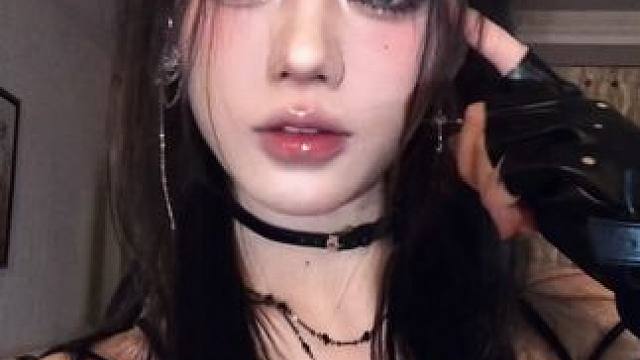 妆教！日常又清冷感满满的碎钻小烟熏～美美的很安心！#分享妆容 #不一定斩男但一定斩女 #轻欧美 #今