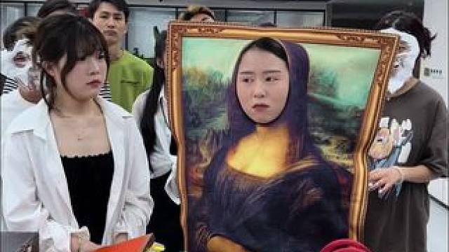 沉浸式盲盒～不准笑 #办公室游戏 #看一遍笑一遍 #趣味游戏