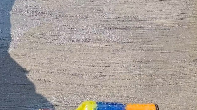 楼梯滚瓶子爆破解压时刻