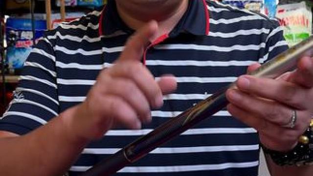 上海美人鱼轻量鱼竿 这是一款大品牌的轻量化鱼竿，户外休闲钓鱼必备，腰力好、手感不错。#鱼竿推荐 #超