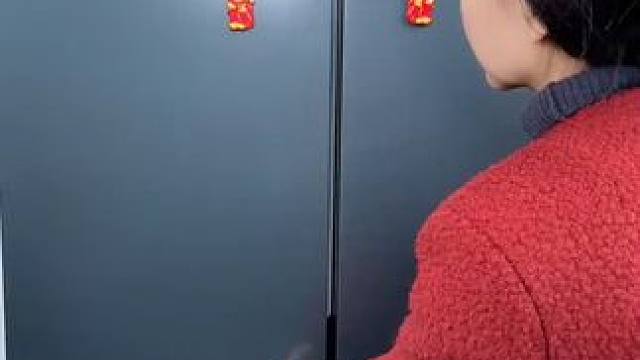 家里没吃完的香肠腊肉，用这个#食品密封保鲜袋  装起来，放上一年也不会变味#食物保鲜  #密封袋  