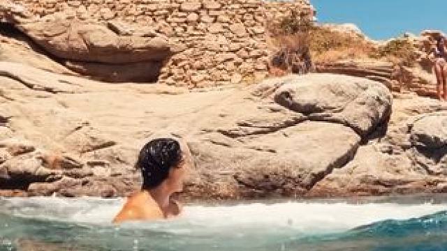 “保持热爱，奔赴下一场山海” #极限运动 #跳水 #专业动作请勿模仿 #专业运动请勿模仿