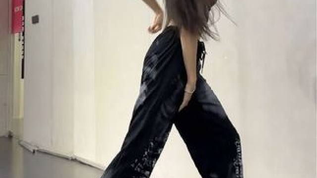 又被妮总的声音迷倒#jennie #solo #遥遥编舞 #solo改编版