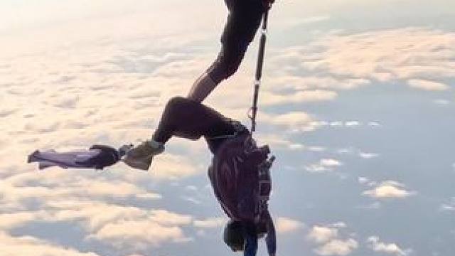 生活的意义是不断探索的，就像你追求完美自由的世界
#极限运动 #跳伞 #高空跳伞