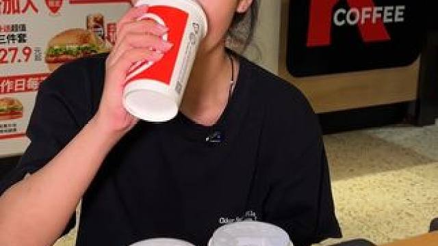 小龙虾烤鸡腿堡~