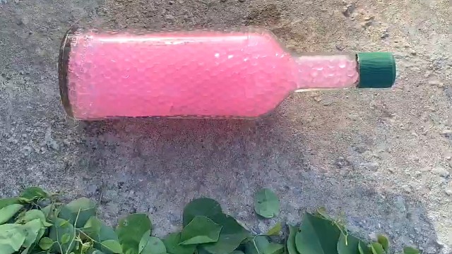 楼梯滚瓶子爆破解压时刻