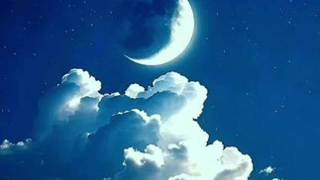 #作品分享 #带你走进画里 #手机拍摄剪辑 #漫剪治愈系 #唯美意境 月亮升起来了，山寨静悄悄。