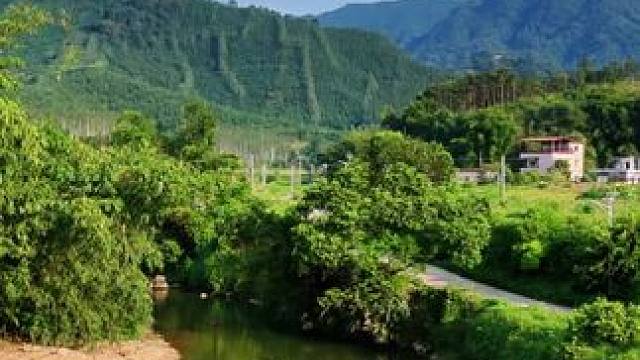 在这个喧嚣的世界里，偶尔停下脚步，独自静静欣赏身边的美景，让心灵得到片刻的安宁。#户外 #露营 #溯