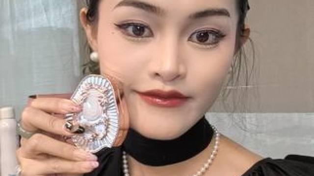 开学了呀，要准备好变美惊艳他们！ #美妆种草 #今日妆容 #花知晓礼盒 #学生党好物推荐 #日常妆