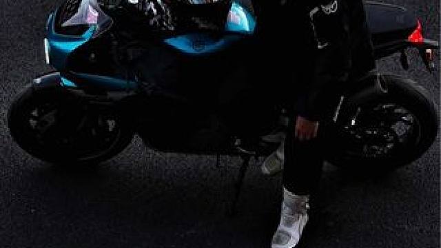 人是不会愧疚的 遇见了更好的谁还记得你#机车 #450srs #500srvoom #berik大眼