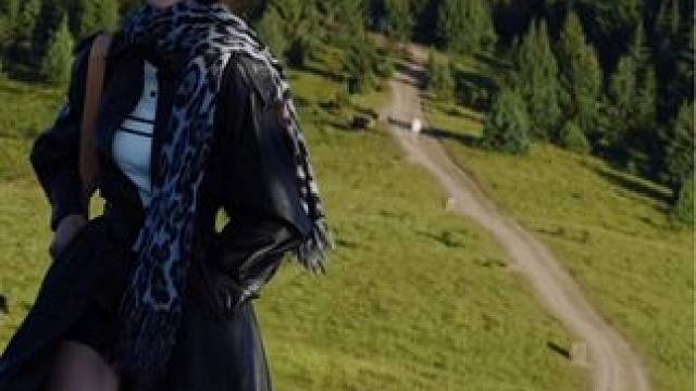 “我一辈子追求自由 贤良淑德不是我的标签 我要快乐 要自由 要热爱我的生活 不成为任何人的附属 我只