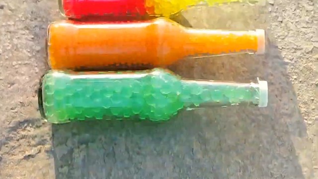 楼梯滚瓶子爆破解压时刻