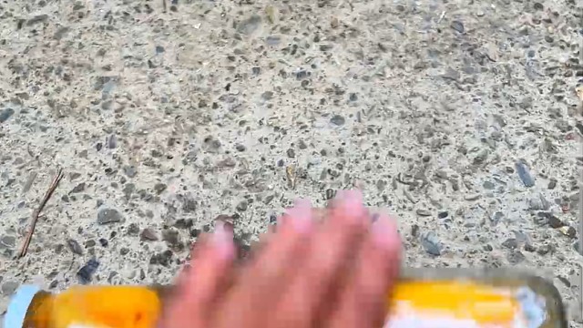 楼梯滚瓶子爆破解压时刻