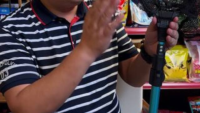 折叠三角头大物抄网 渔之源大物可折叠抄网，携带方便，收纳简单，关键是承重力强。#折叠抄网 #大物抄网