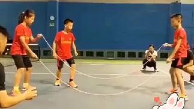 少年强，则国强，中国队出国参加比赛开场就力压群雄，看呆评委,最终夺冠!体育精神#冠军