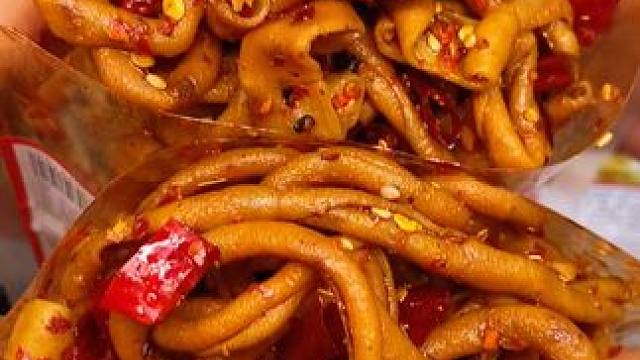 这个湖南的香辣鸭肠是真的好吃，吃起来香香辣辣的嚼劲十足，追剧休闲吃真的很绝#好吃到停不下来 #妈呀太