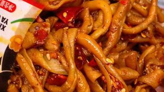 喜欢吃卤味的一定不要错过这个香辣鸭肠，卤的特别入味，吃起来QQ弹弹的真的过瘾#无辣不欢 #好吃到停不