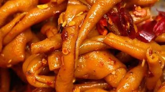 能吃辣的一定要试试这个湖南的香辣鸭肠，吃起来QQ弹弹的嚼劲十足，太上头啦#好吃到停不下来 #无辣不欢