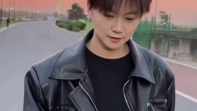 有人相遇 使你相信人间值得，有人相遇教你人间清醒