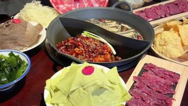 吃火锅还是选择杉姐，这次活动太合适了#一起吃火锅 #火锅约起来 #秋天的火锅