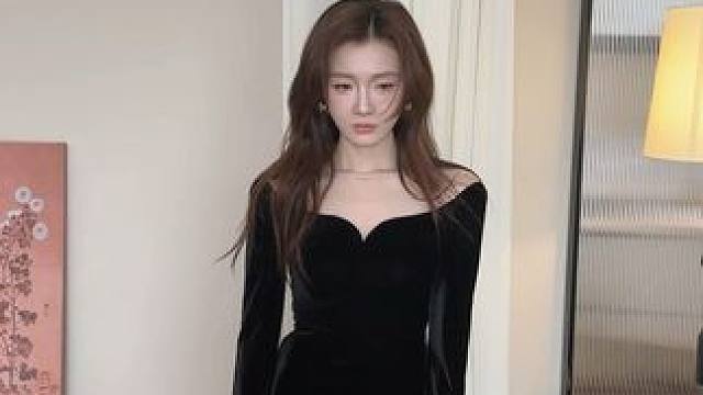 我不会永远有趣 我有时也不想说话 故事不必逢人就说 记住没伞的日子就行