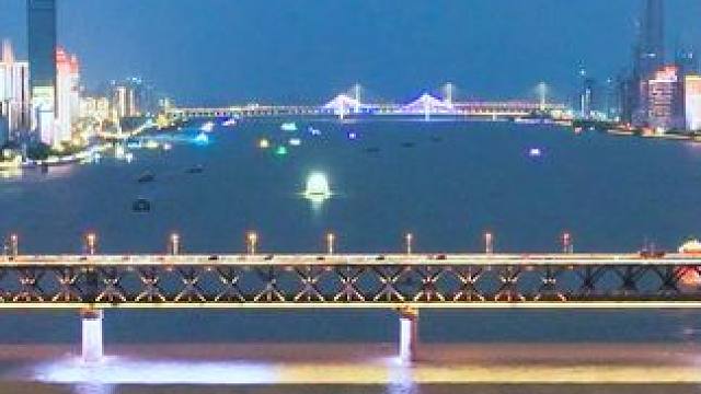 万里长江第一桥-武汉长江大桥，1957年建成通车 一桥飞架南北，天堑变通途，写的就是武汉长江大桥 #