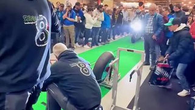 #motogp #摩托车比赛 #压弯 #封闭场地请勿模仿 #极限运动