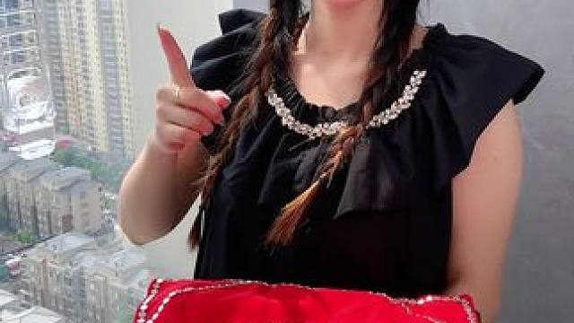 哪都能挂的 #旅行衣架  升级吸盘的了，现在不止哪都能挂还哪都能吸了，以后出差旅行就不怕衣服没地方晾