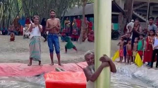 70岁老叔挑战攀爬涂满润滑油的树干，难度高到离谱。#挑战不可能