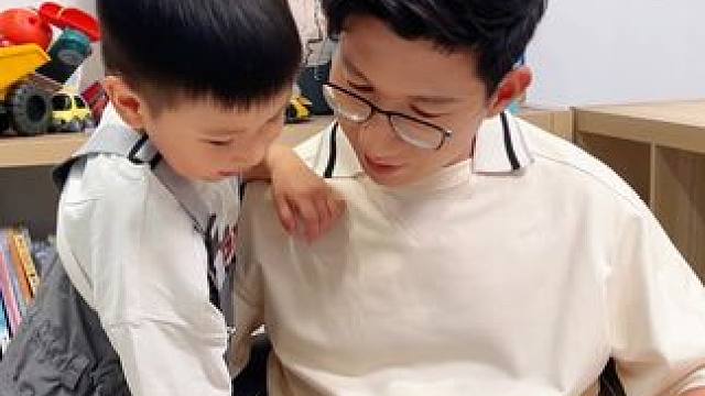 从幼儿园读到小学的#百科书。满足娃的好奇心，求知欲，让TA每次打开书都会去探索-这是为什么? #儿童