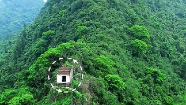 贵州大山里发现千年古屋，千年无人敢动，为何？