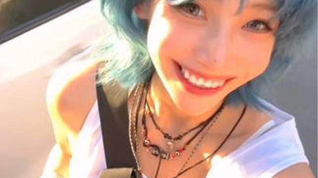 也是开学了gg #蓝发 #inmyfeelings #开学就染这个发色了