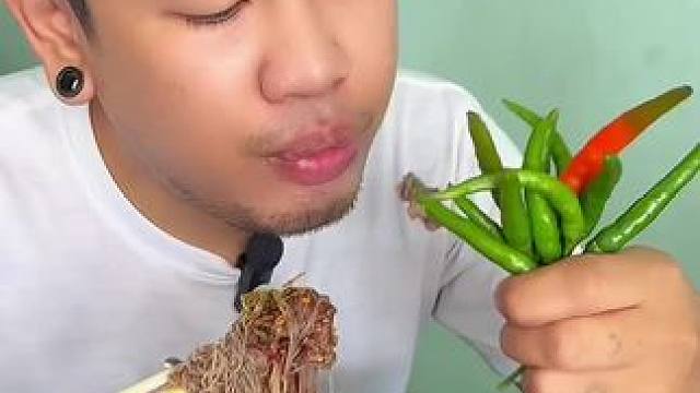 指天椒配辣椒酱 #我的乡村生活 #原始美味 #爱生活爱美食 #农村生活