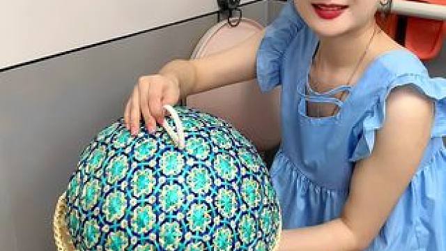 轻奢款脸盆挂钩，吸盘式固定，方便快捷，结实牢固，，一个挂钩可同时收纳多个脸盆，节省空间，打扫卫生也方