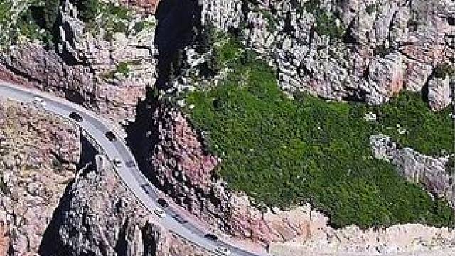 险峻壮美的新疆伊昭公路，一年只通车三个多月，美到爆和吓到哭的极致公路！#音乐 #治愈 #伊昭公路 #