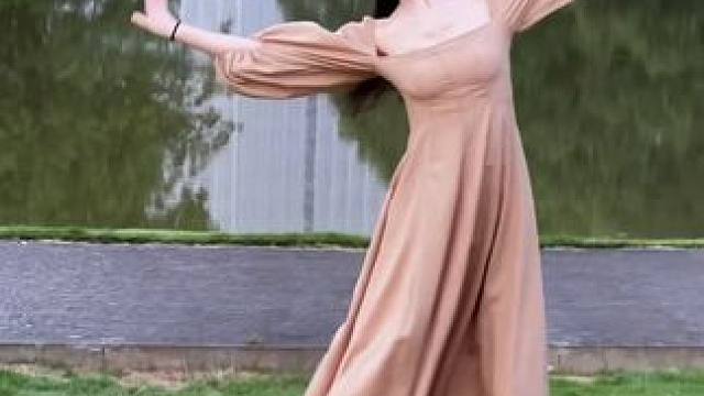 穿外的雨声滴滴答滴滴答～#舞蹈