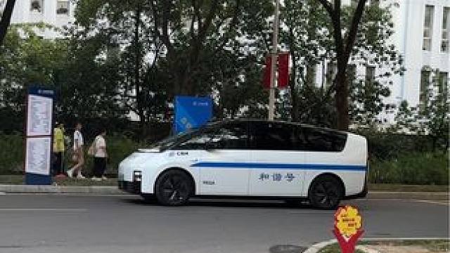 江科开学惊现和谐号#江西科技学院 #开学前的精神状态 #和谐号 #理想mega #开学