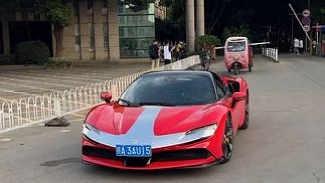 江科的小少爷开着法拉利SF90 Spider返校了#江西科技学院 #超跑 #法拉利sf90 #开学前