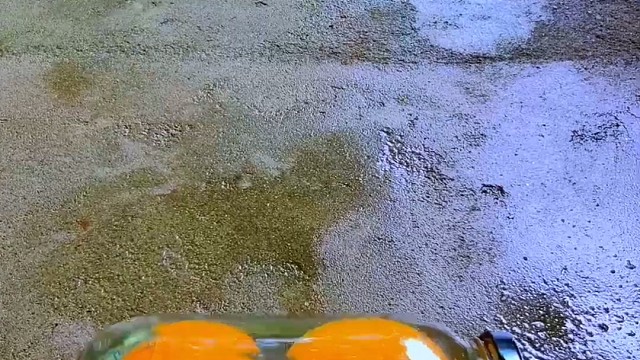 楼梯滚瓶子爆破解压时刻