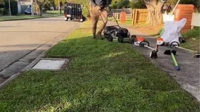 澳洲除草好工作，月入万金不是梦！ #极度舒适 #割草机 #省时省力 #解压视频 #除草视频解压