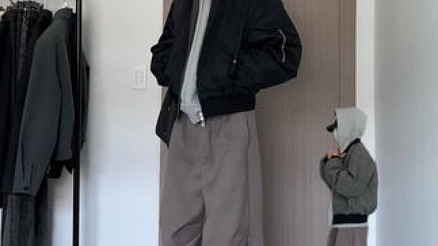 「一衣两穿」霜冻双面bomber搭配弯刀阔腿裤是真帅#ootd穿搭 #cleanfit