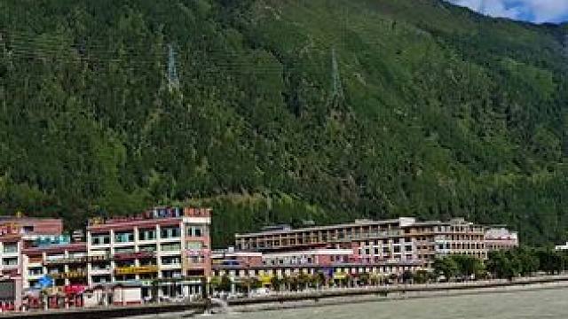 #感受大自然的气息和美景 #用五彩斑斓打开治愈瞬间 #大自然就是我的舒适区 #蓝天白云定会如期而至 