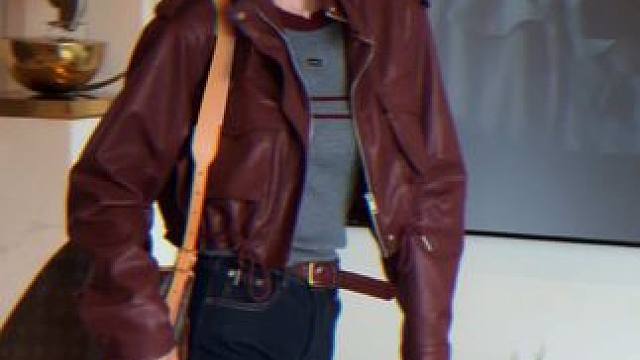 “生活需要顿感力，慢慢拂去急躁与不安”。#早秋新款 #穿出高级感