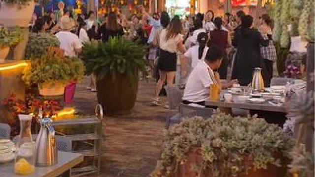 云南人的快乐无处不在，用最朴素的歌跳最热情的舞#有一种叫云南的生活 #云南哀牢山仙境 #来云南一定要